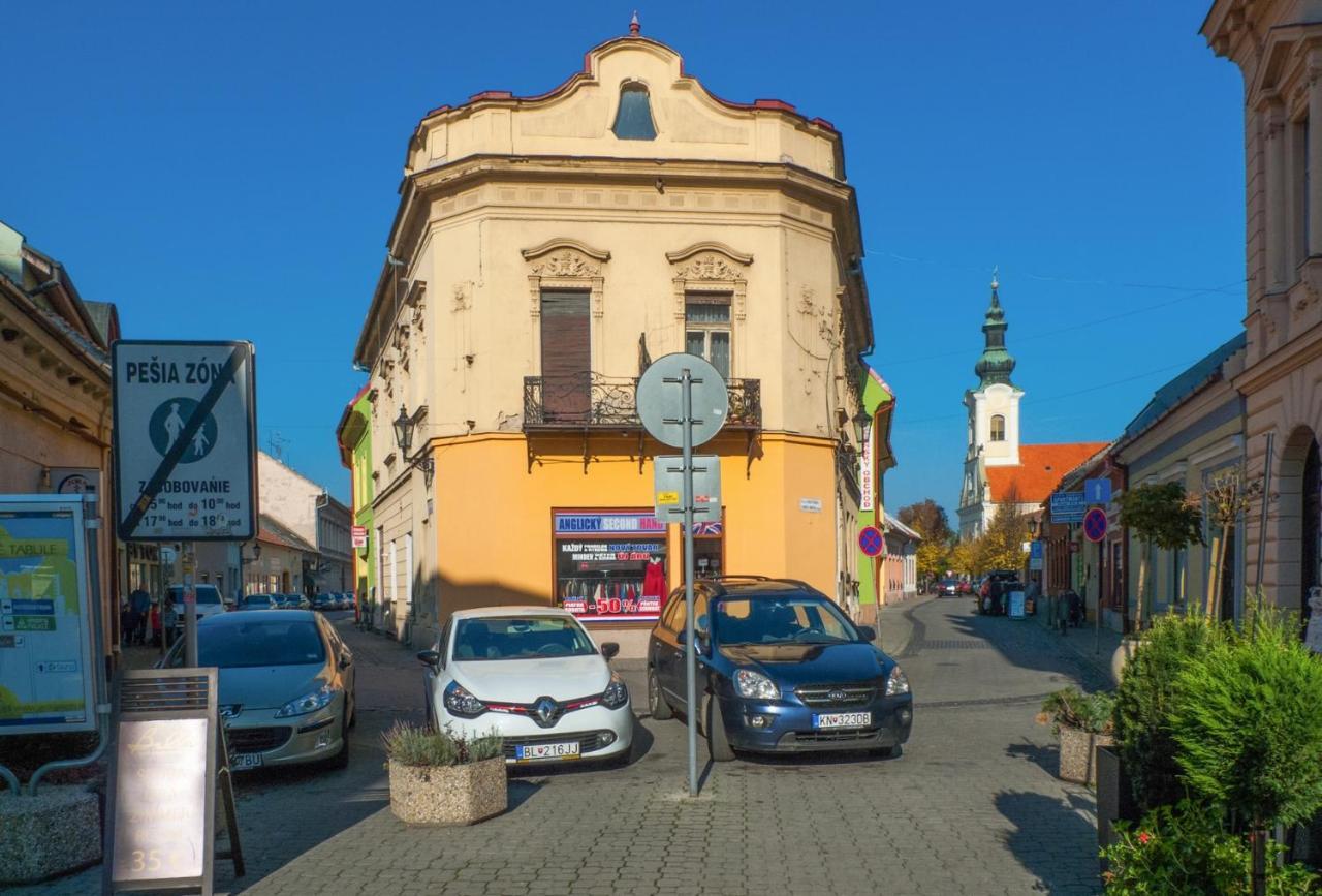Apartmán Rea Komárno Esterno foto